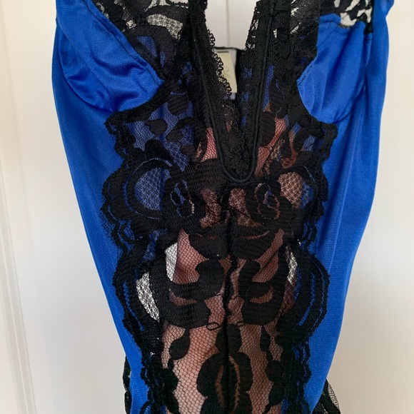 Vintage Electric Blue and Black Lace Garter Cami - Picture 2 of 8